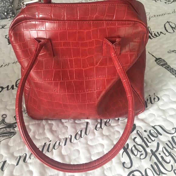 Red Purse - Picture 2 of 8